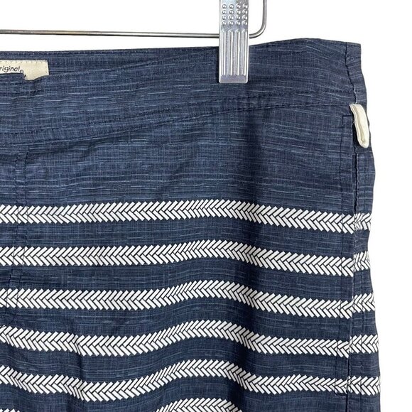 Penguin‎ by Munsingwear Hybrid Blue White Striped 6" Inseam Board Shorts Size 34 - Picture 2 of 6